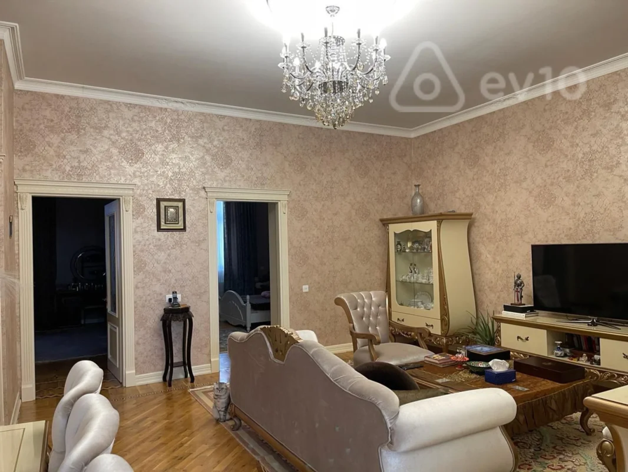 Satılır 3 otaqlı köhnə tikili 100 m²