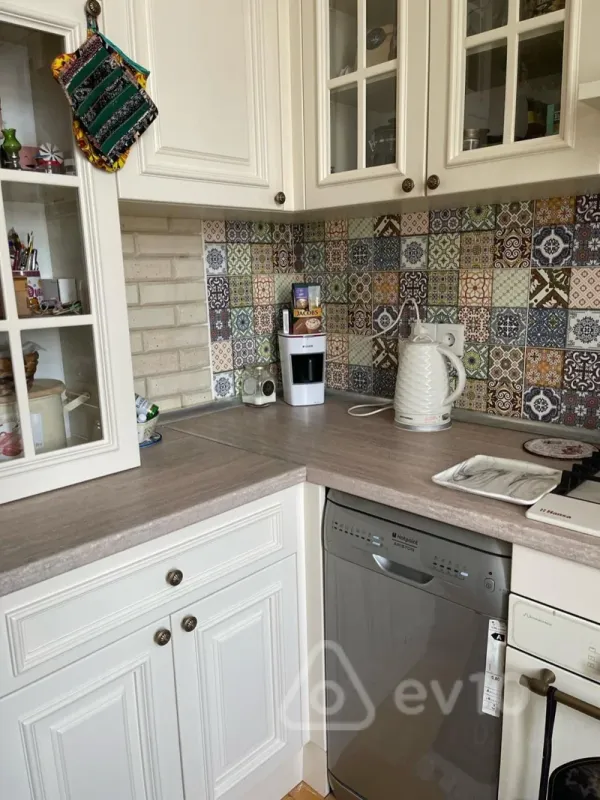 Satılır 3 otaqlı köhnə tikili 100 m²