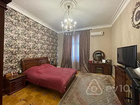 Satılır 3 otaqlı köhnə tikili 100 m²