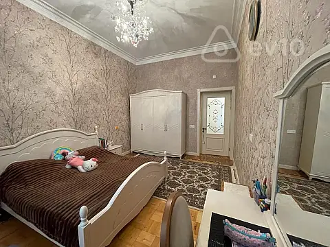 Satılır 3 otaqlı köhnə tikili 100 m²