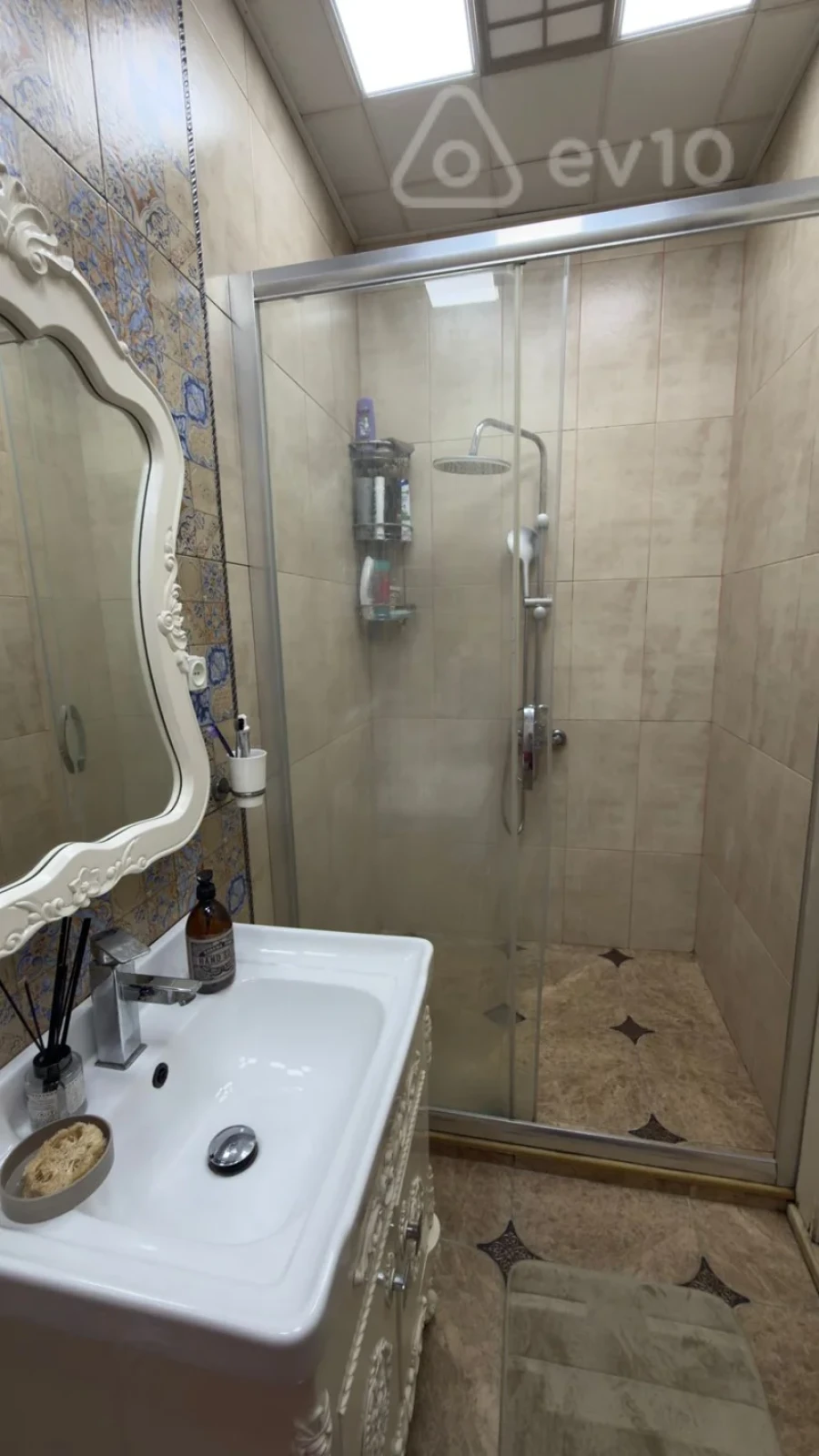 Satılır 3 otaqlı köhnə tikili 100 m²