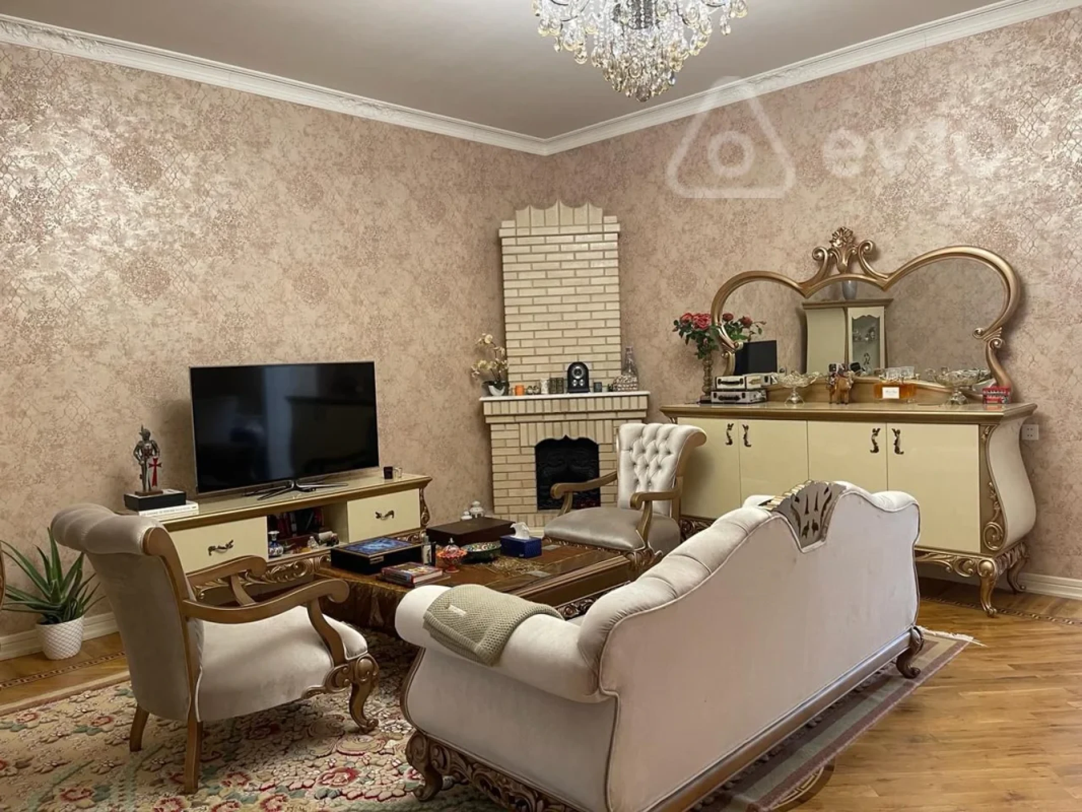 Satılır 3 otaqlı köhnə tikili 100 m²