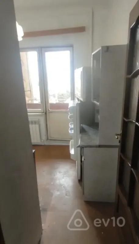 Kirayə verilir 1 otaqlı köhnə tikili 40 m²