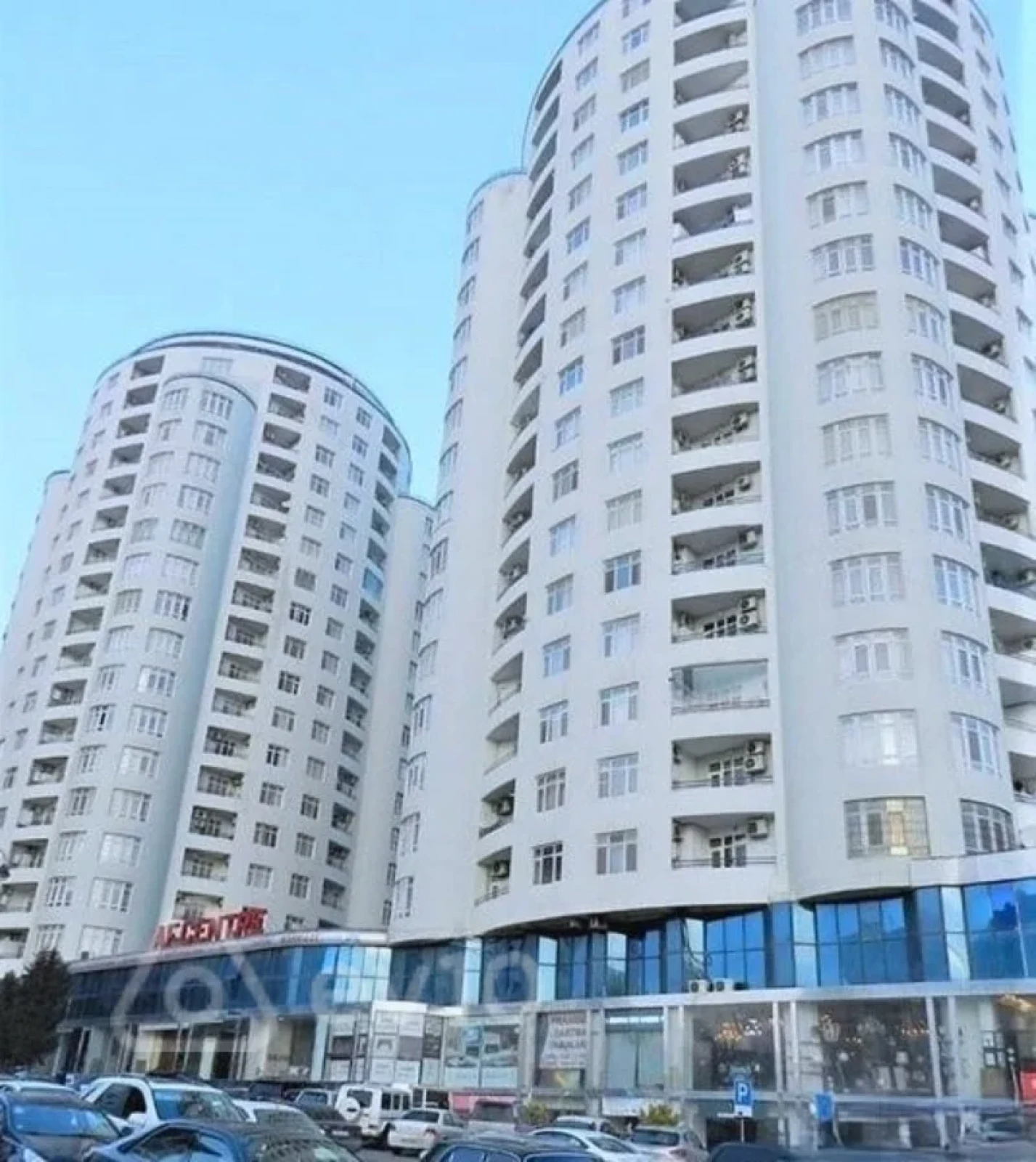 Kirayə verilir 4 otaqlı yeni tikili 200 m²