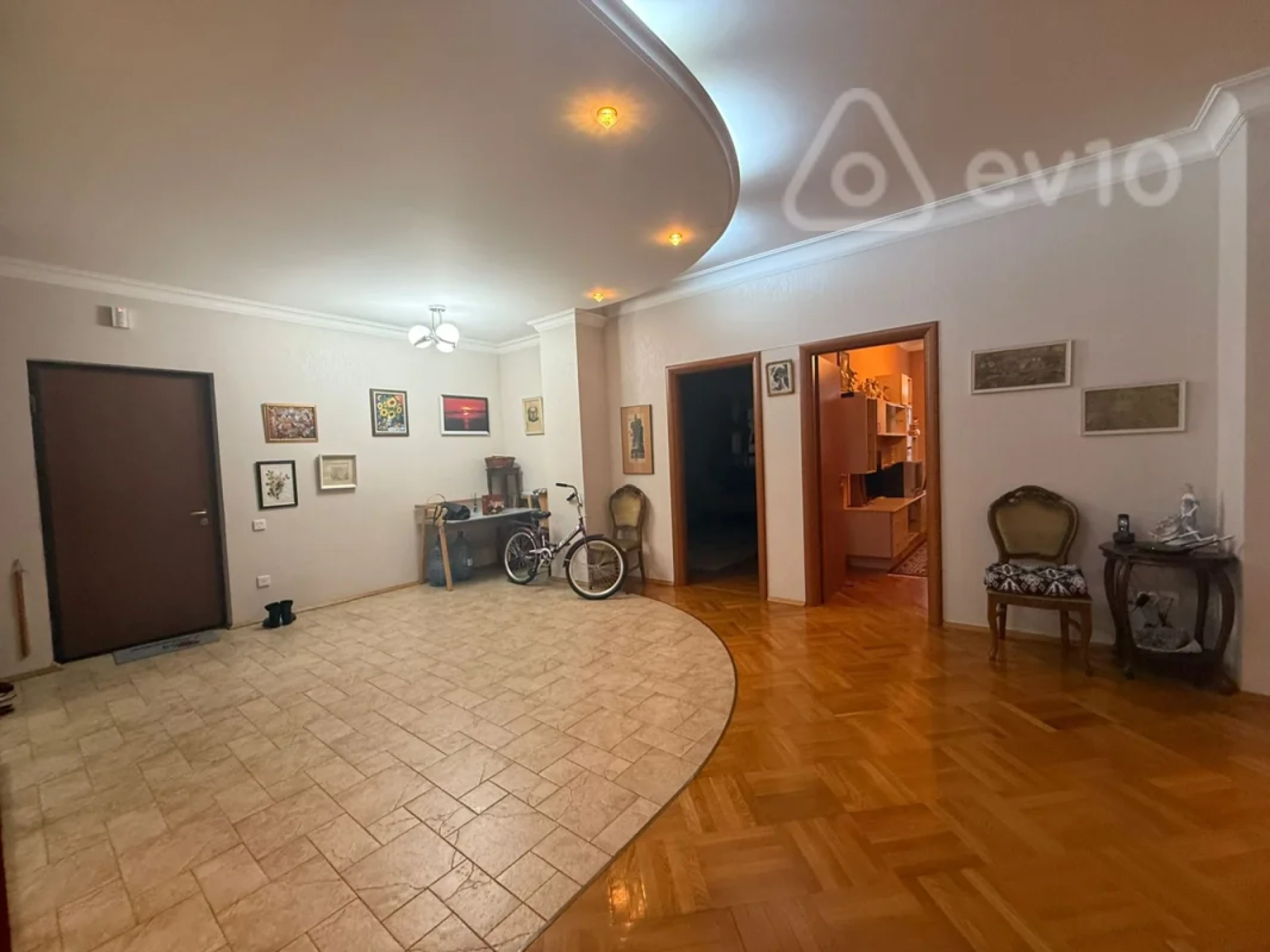 Kirayə verilir 4 otaqlı yeni tikili 200 m²