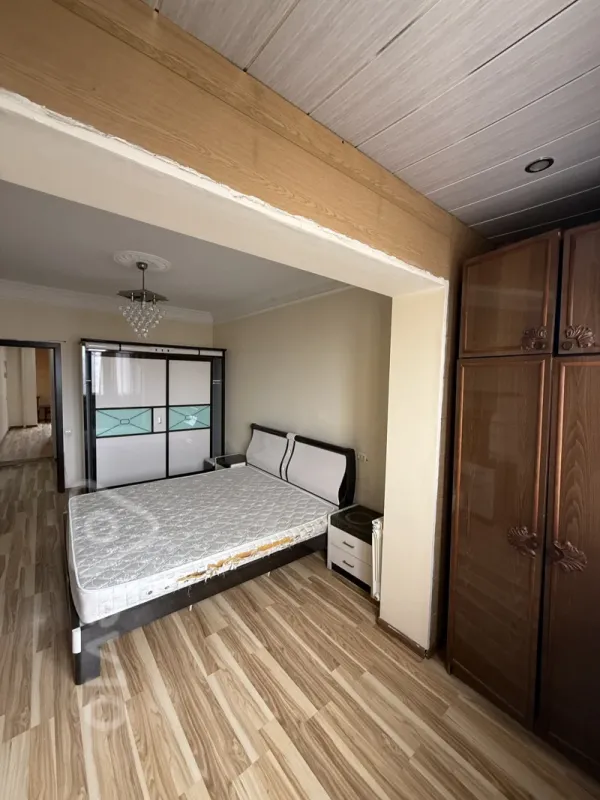 Kirayə verilir 2 otaqlı köhnə tikili 65 m²