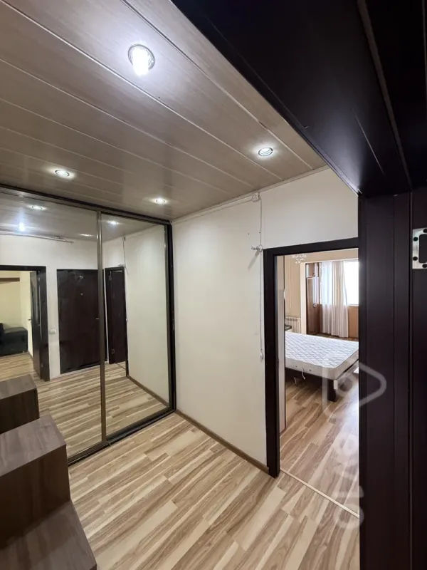 Kirayə verilir 2 otaqlı köhnə tikili 65 m²