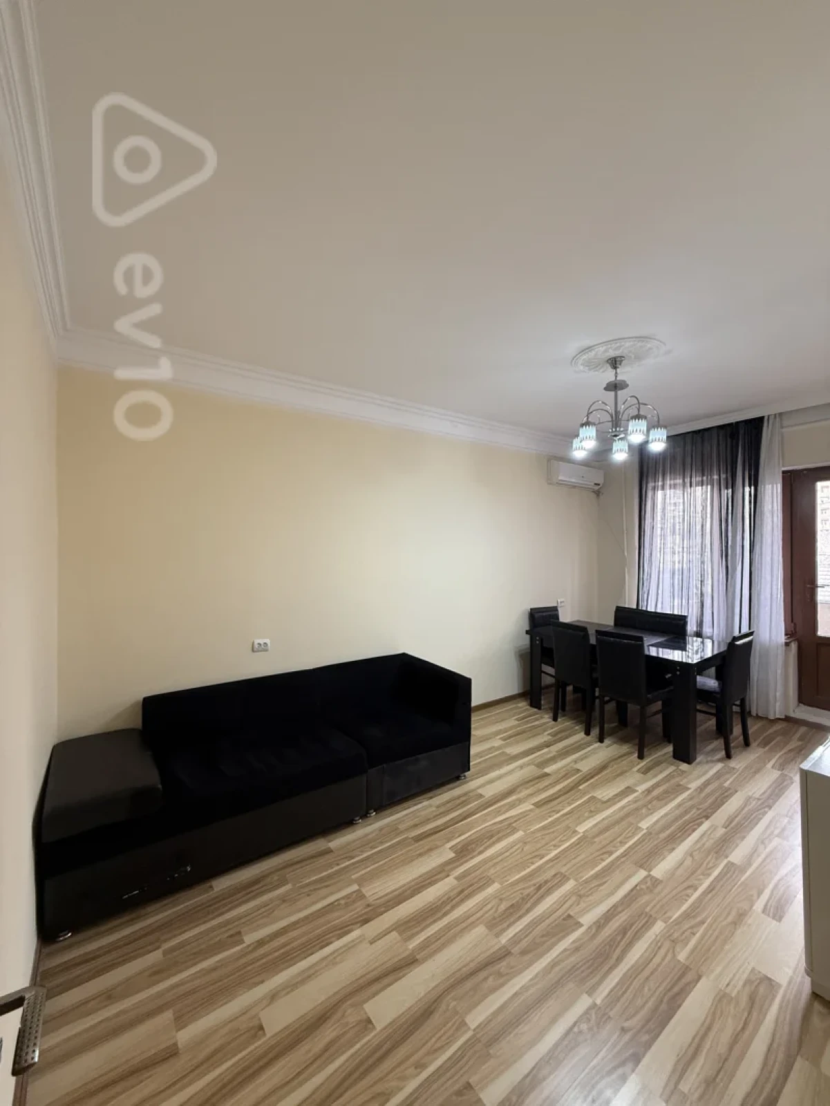Kirayə verilir 2 otaqlı köhnə tikili 65 m²