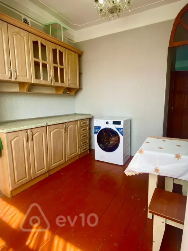 Kirayə verilir 3 otaqlı köhnə tikili 75 m²