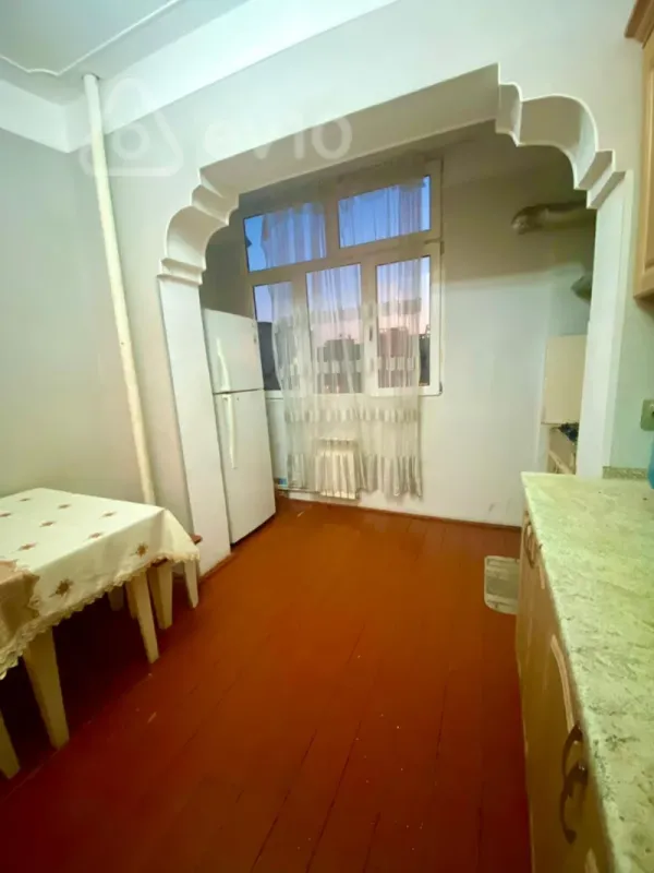 Kirayə verilir 3 otaqlı köhnə tikili 75 m²