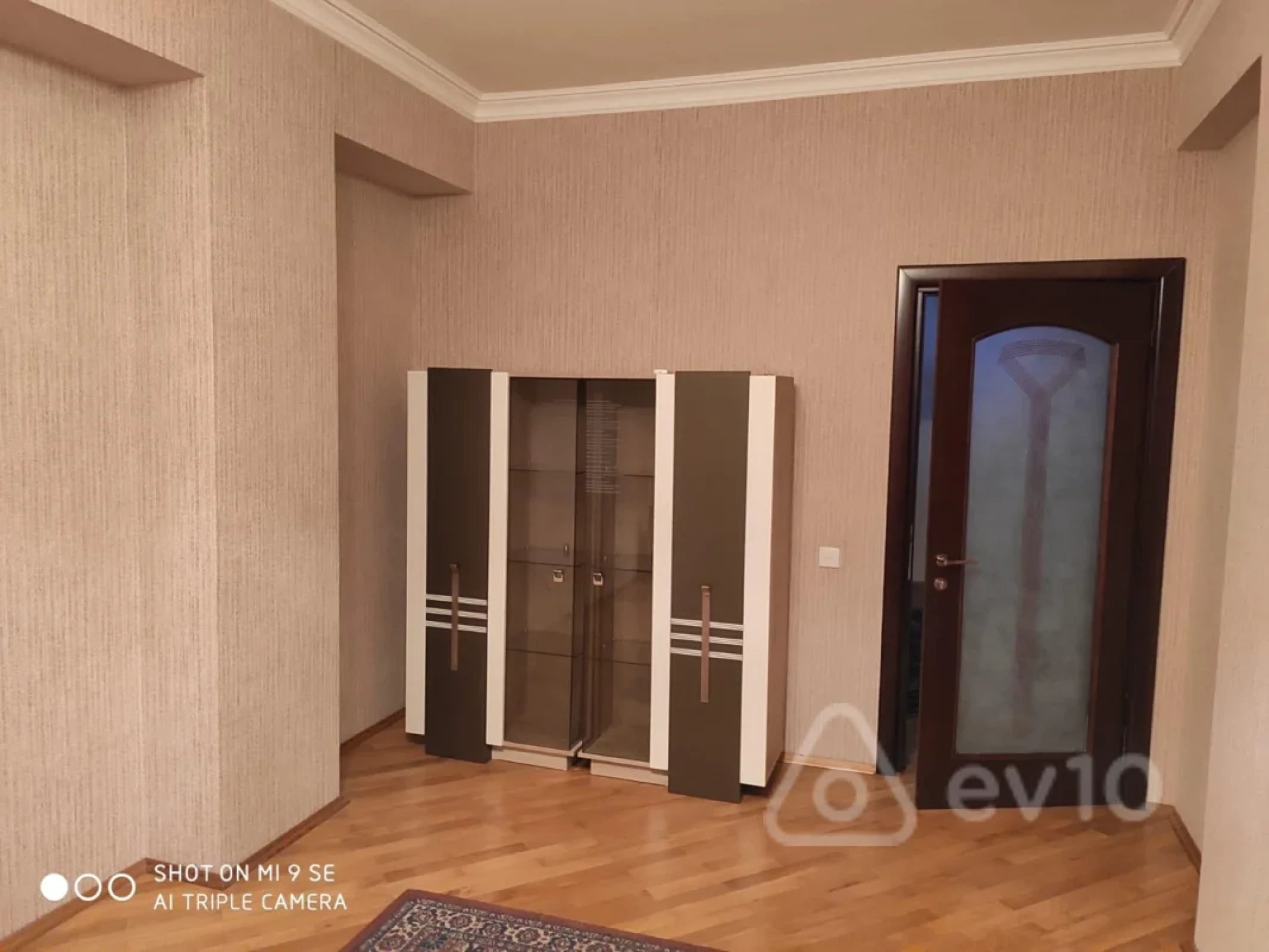 Kirayə verilir 3 otaqlı yeni tikili 156 m²