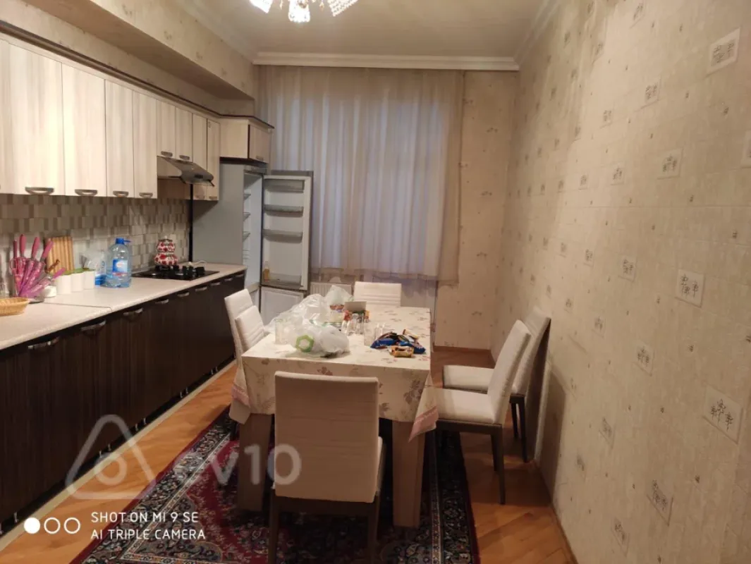 Kirayə verilir 3 otaqlı yeni tikili 156 m²