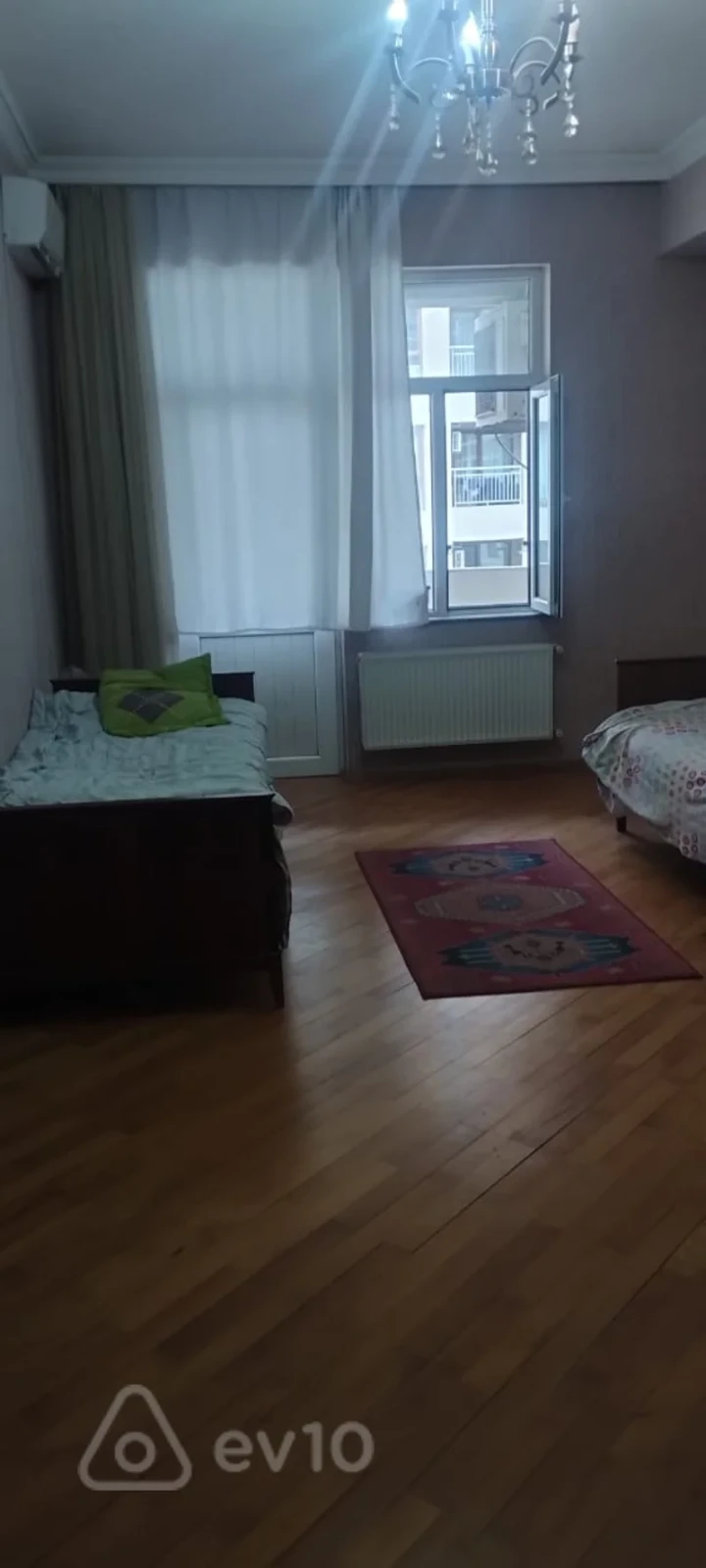 Kirayə verilir 3 otaqlı yeni tikili 156 m²