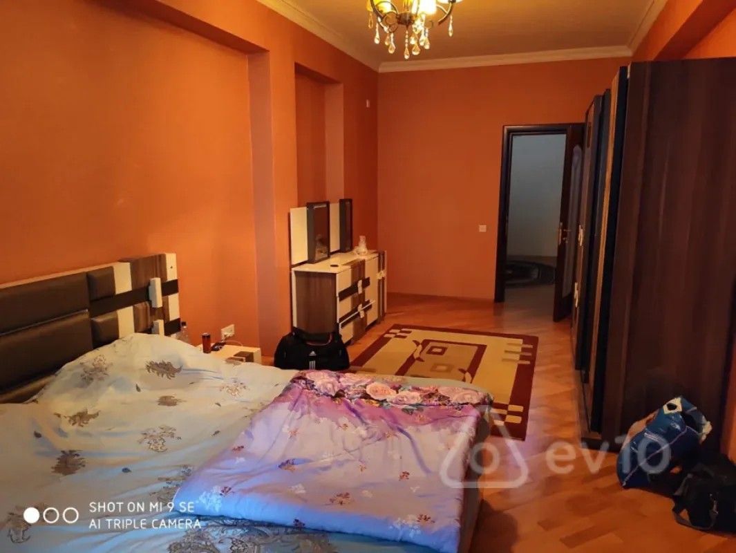 Kirayə verilir 3 otaqlı yeni tikili 156 m²