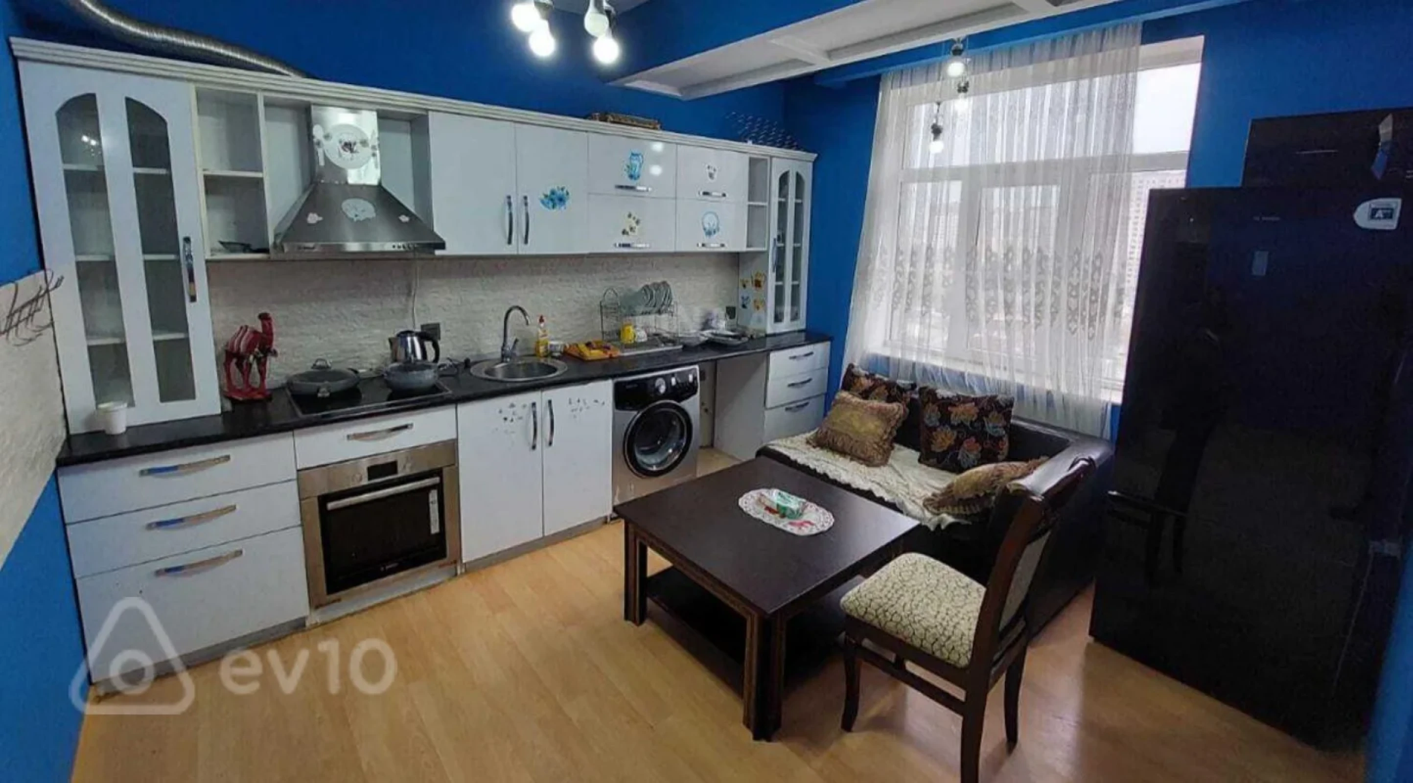 Kirayə verilir 4 otaqlı yeni tikili 156 m²
