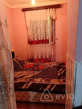 Satılır 2 otaqlı köhnə tikili 35 m²