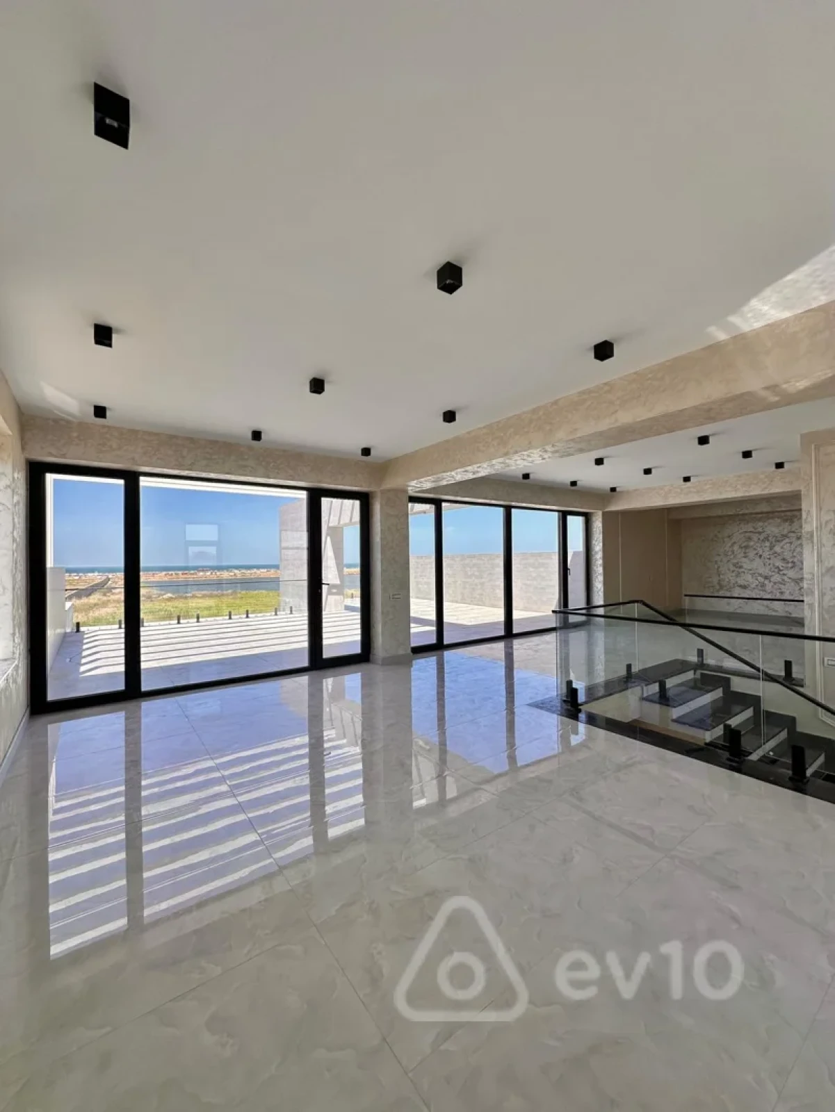 Satılır 6 otaqlı həyət evi 450 m²