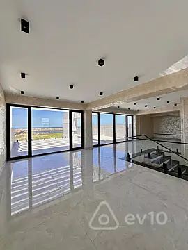 Satılır 6 otaqlı həyət evi 450 m²
