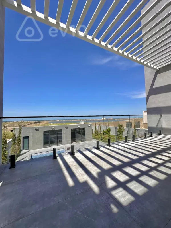 Satılır 6 otaqlı həyət evi 450 m²