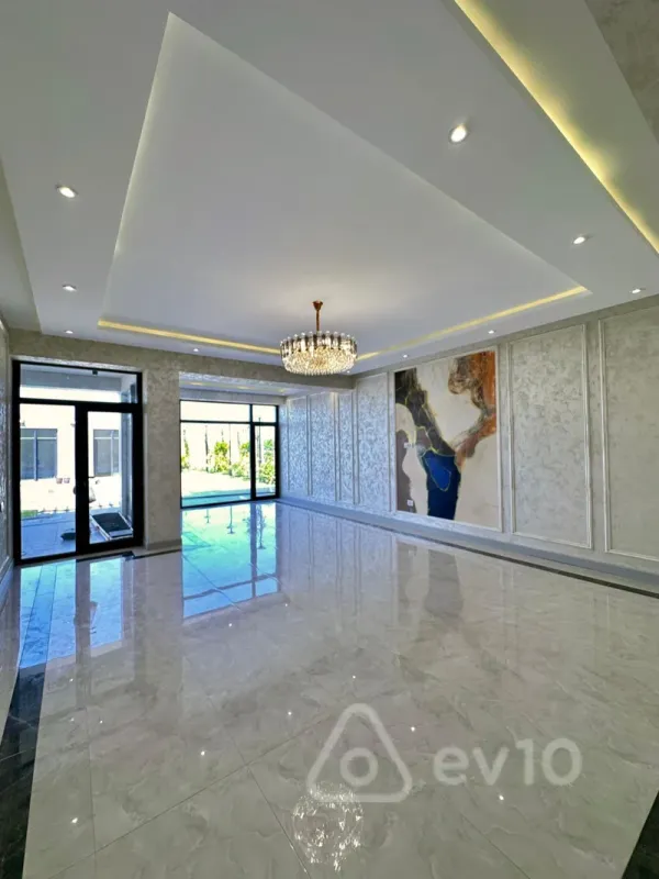 Satılır 6 otaqlı həyət evi 450 m²