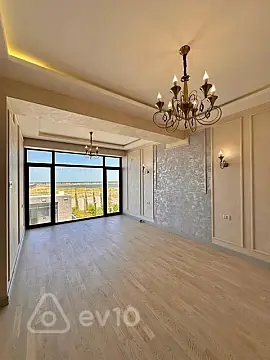 Satılır 6 otaqlı həyət evi 450 m²