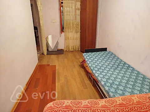 Kirayə verilir 2 otaqlı köhnə tikili 30 m²