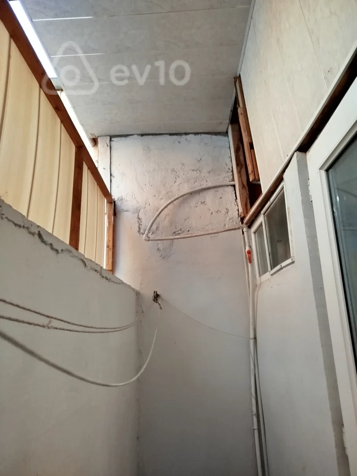 Kirayə verilir 2 otaqlı köhnə tikili 30 m²