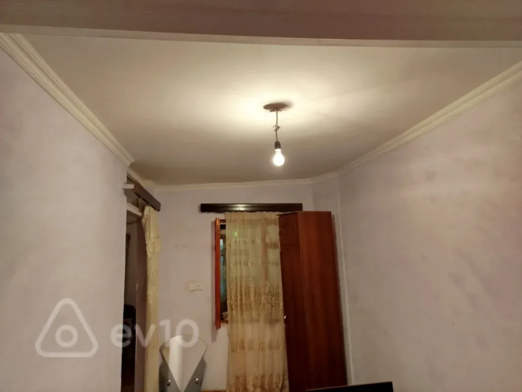 Kirayə verilir 2 otaqlı köhnə tikili 30 m²