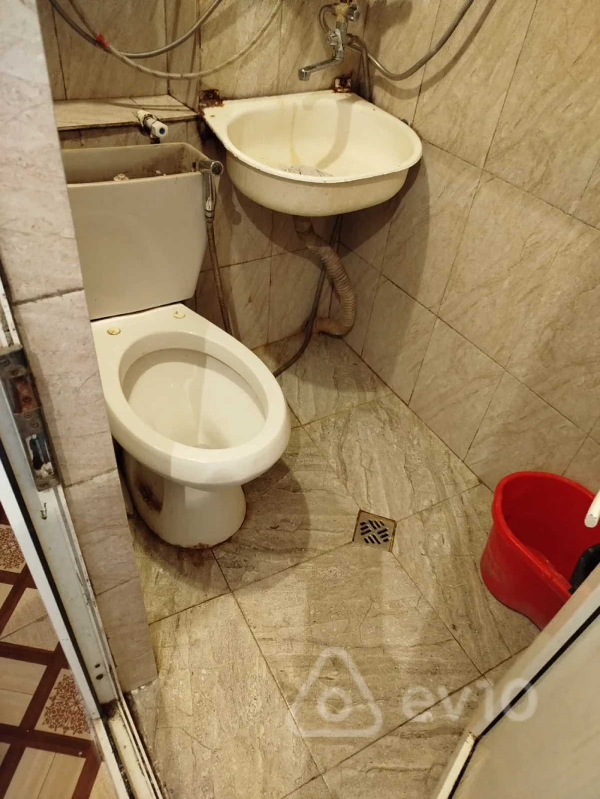 Kirayə verilir 2 otaqlı köhnə tikili 30 m²