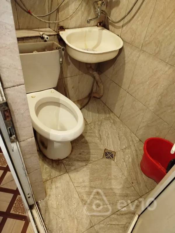 Kirayə verilir 2 otaqlı köhnə tikili 30 m²