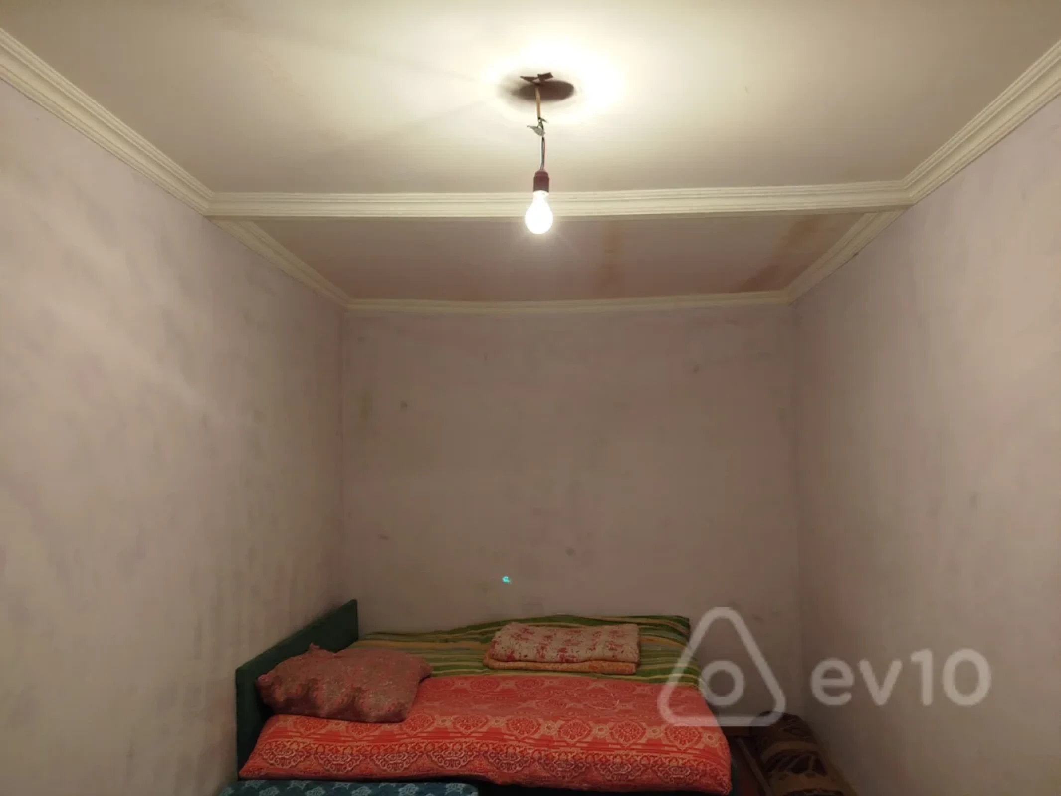 Kirayə verilir 2 otaqlı köhnə tikili 30 m²