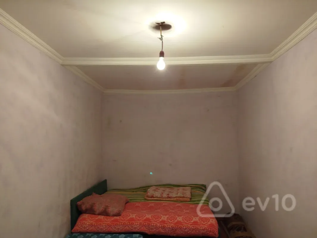 Kirayə verilir 2 otaqlı köhnə tikili 30 m²