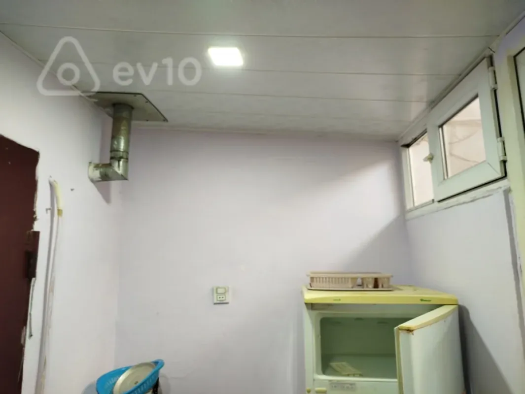 Kirayə verilir 2 otaqlı köhnə tikili 30 m²