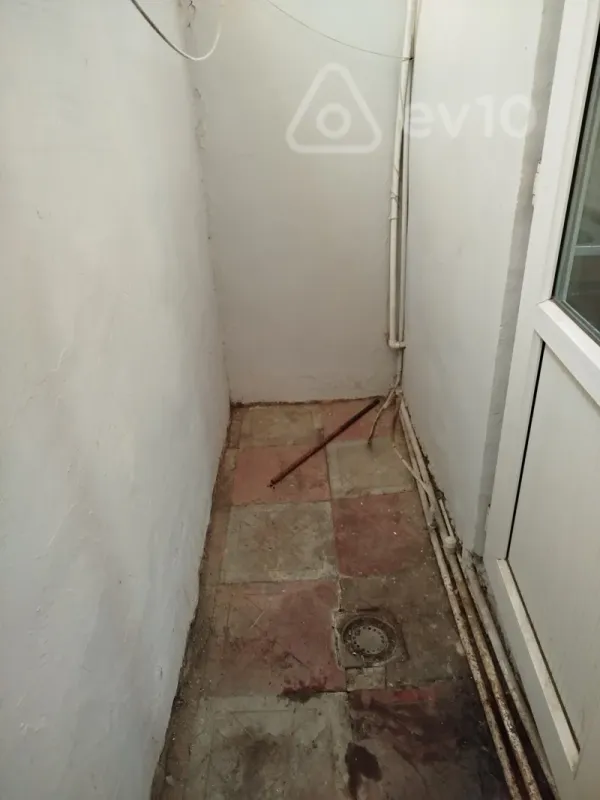 Kirayə verilir 2 otaqlı köhnə tikili 30 m²