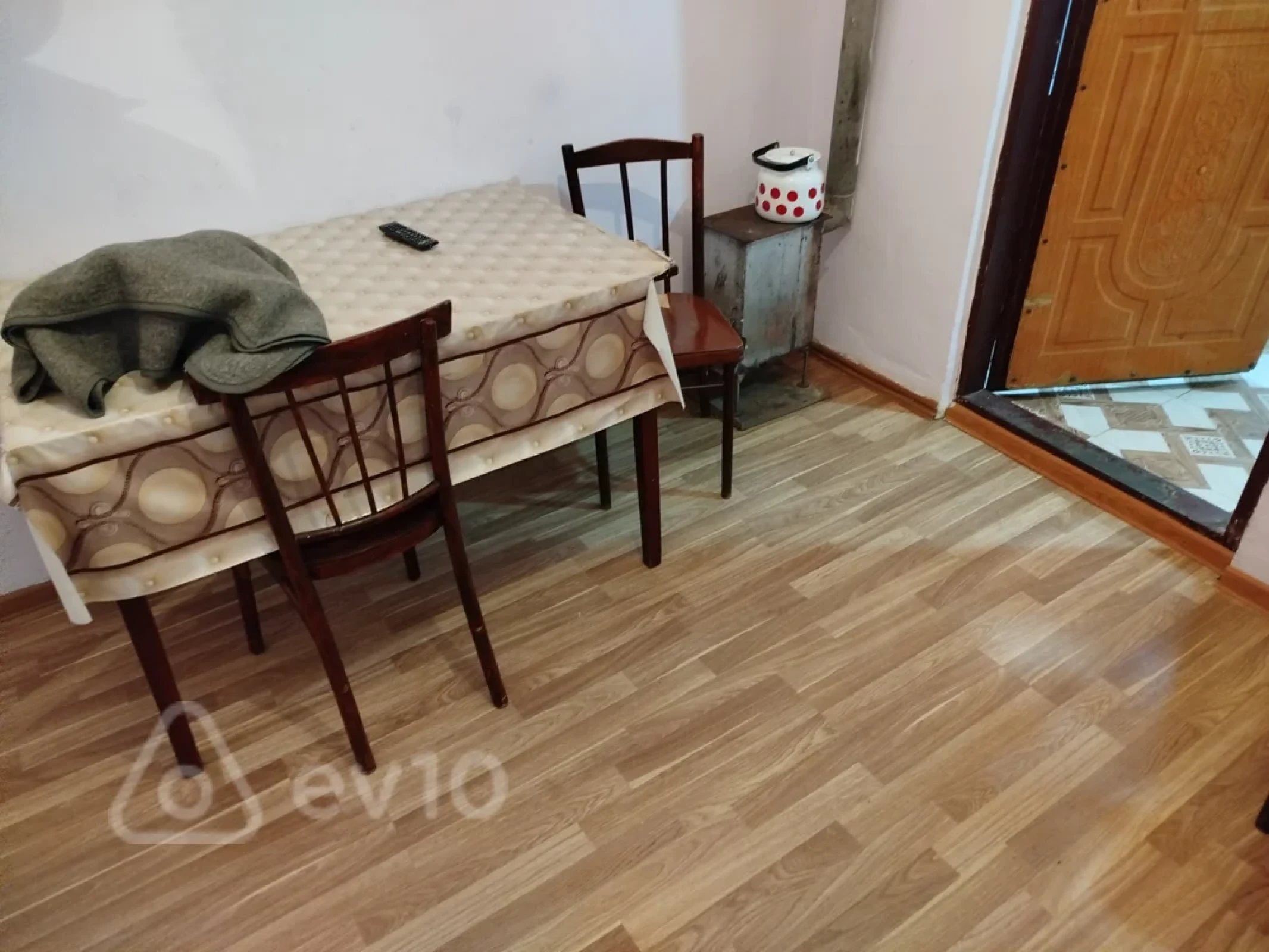 Kirayə verilir 2 otaqlı köhnə tikili 30 m²
