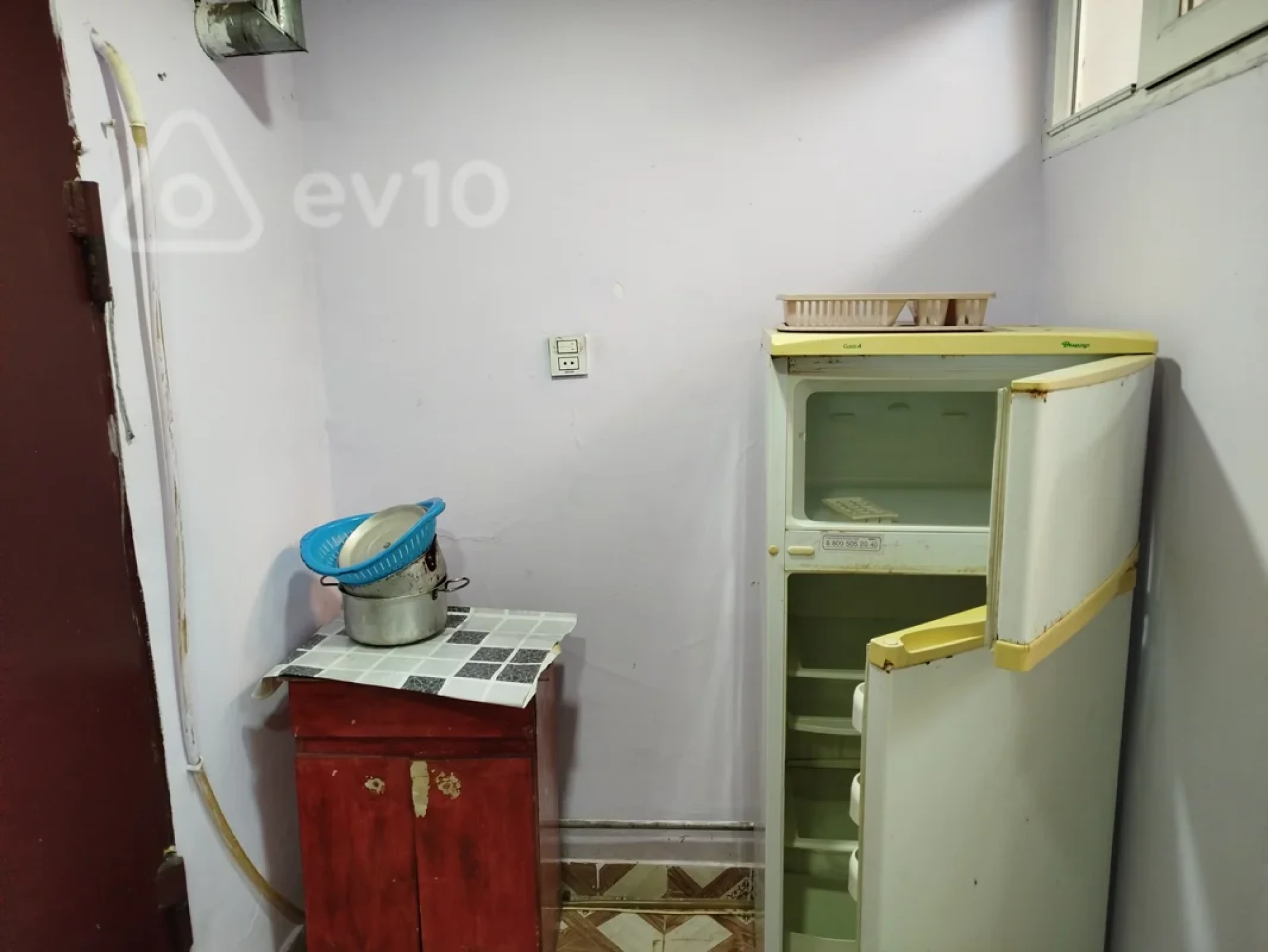 Kirayə verilir 2 otaqlı köhnə tikili 30 m²
