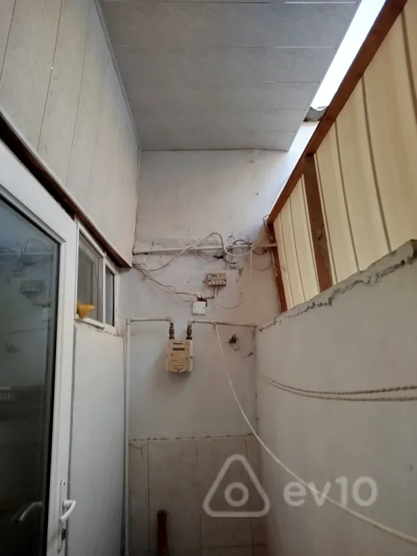 Kirayə verilir 2 otaqlı köhnə tikili 30 m²