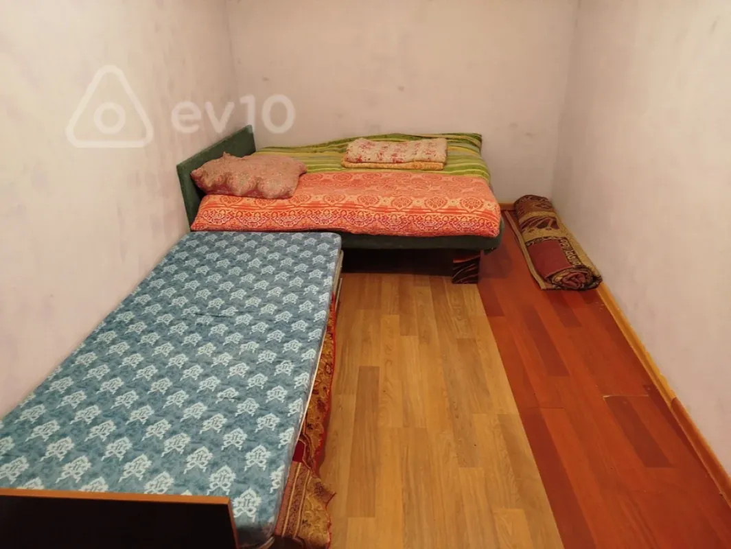 Kirayə verilir 2 otaqlı köhnə tikili 30 m²