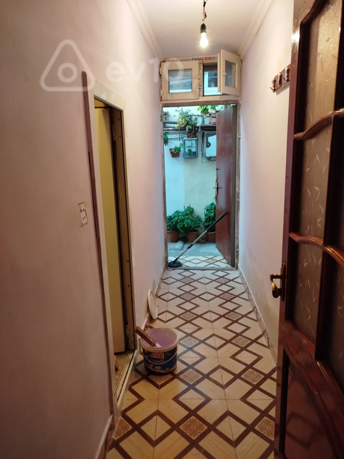 Kirayə verilir 2 otaqlı köhnə tikili 30 m²