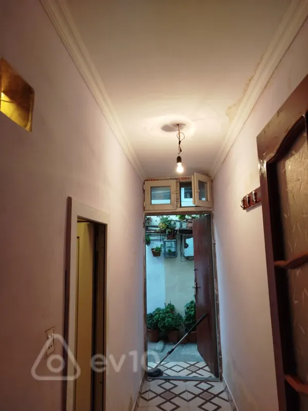 Kirayə verilir 2 otaqlı köhnə tikili 30 m²