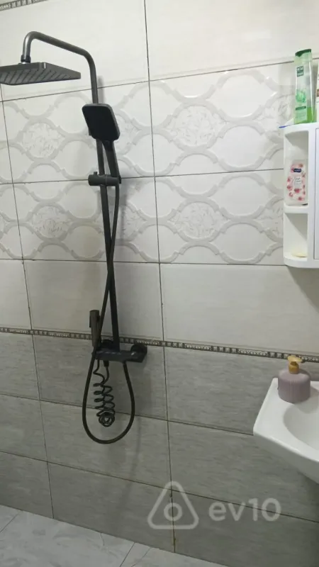 Satılır 6 otaqlı həyət evi 220 m²