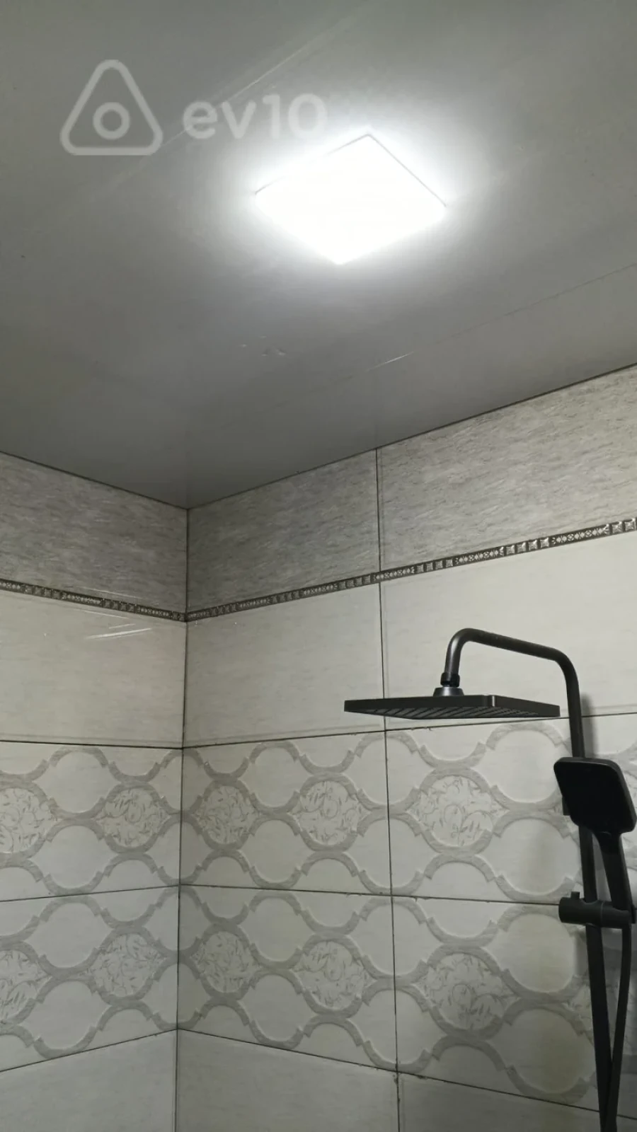 Satılır 6 otaqlı həyət evi 220 m²