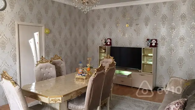 Satılır 6 otaqlı həyət evi 220 m²