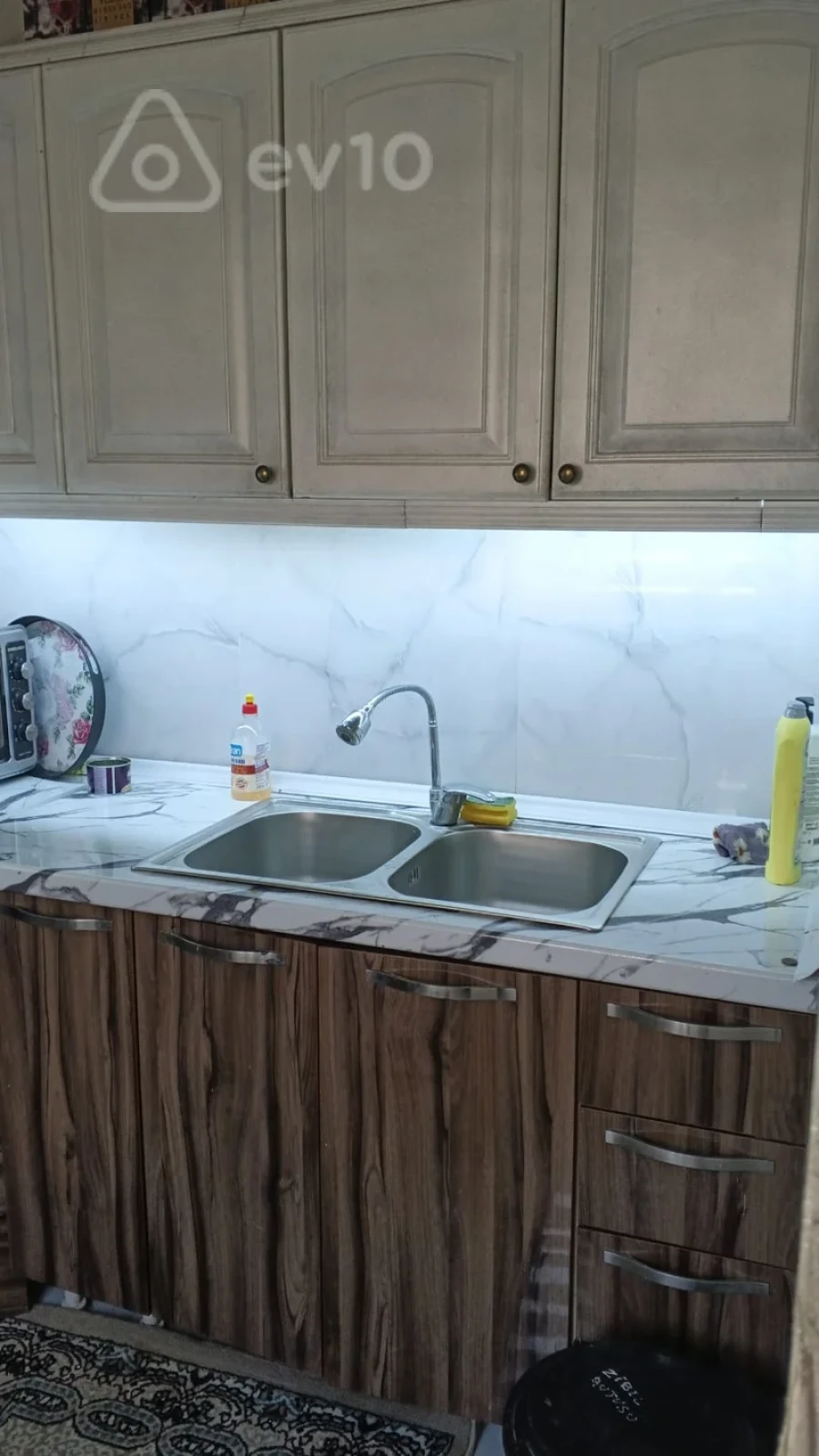 Satılır 6 otaqlı həyət evi 220 m²