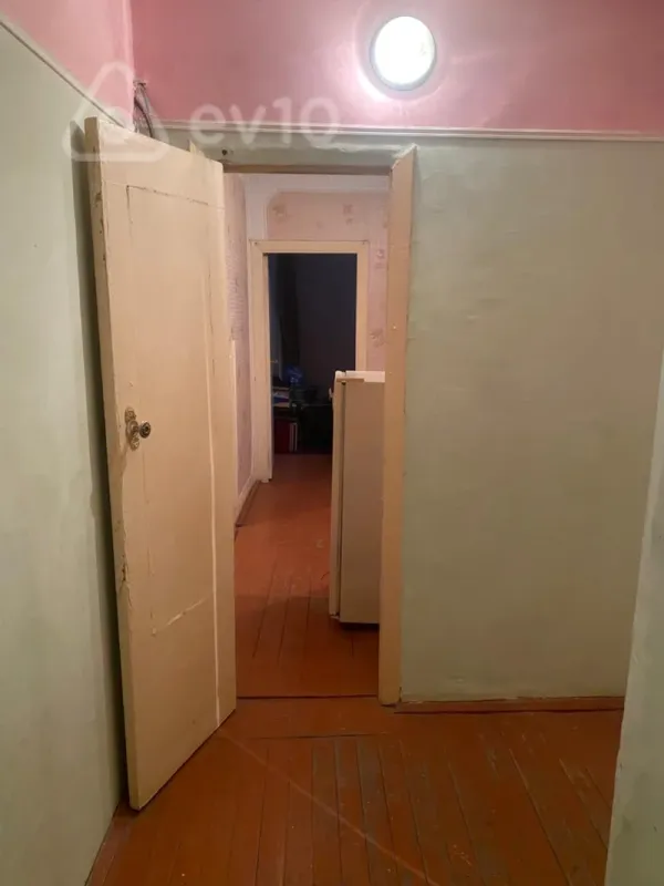 Satılır 3 otaqlı köhnə tikili 75 m²