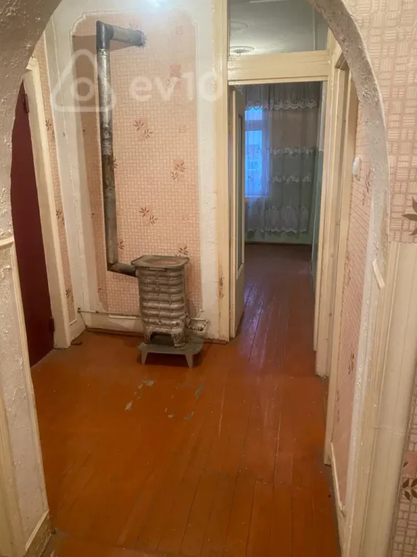 Satılır 3 otaqlı köhnə tikili 75 m²