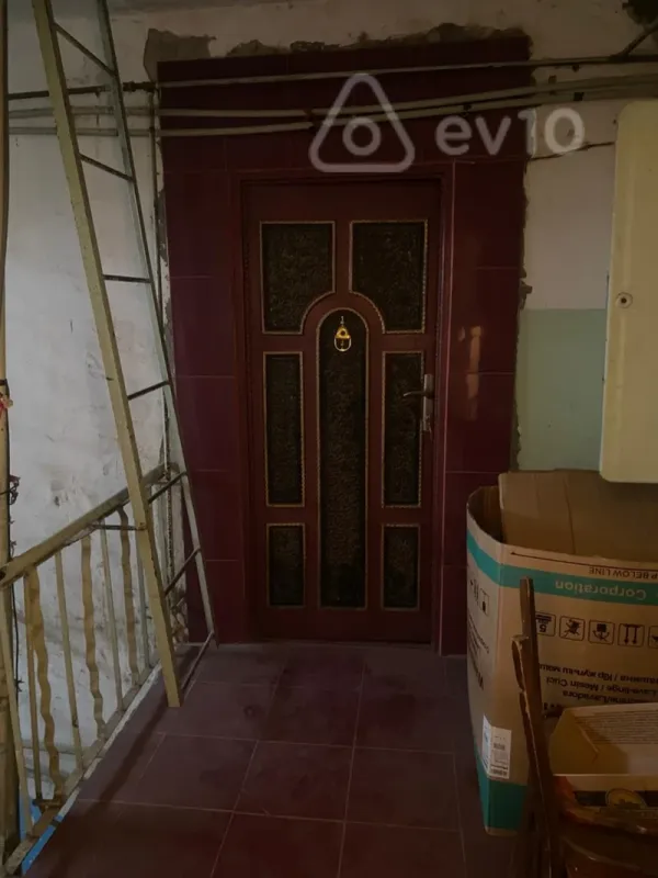 Satılır 3 otaqlı köhnə tikili 75 m²