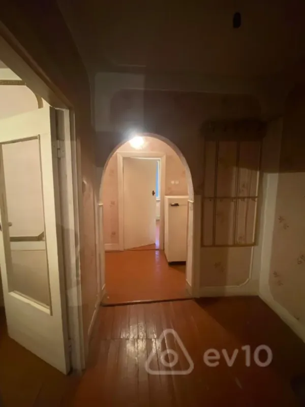 Satılır 3 otaqlı köhnə tikili 75 m²