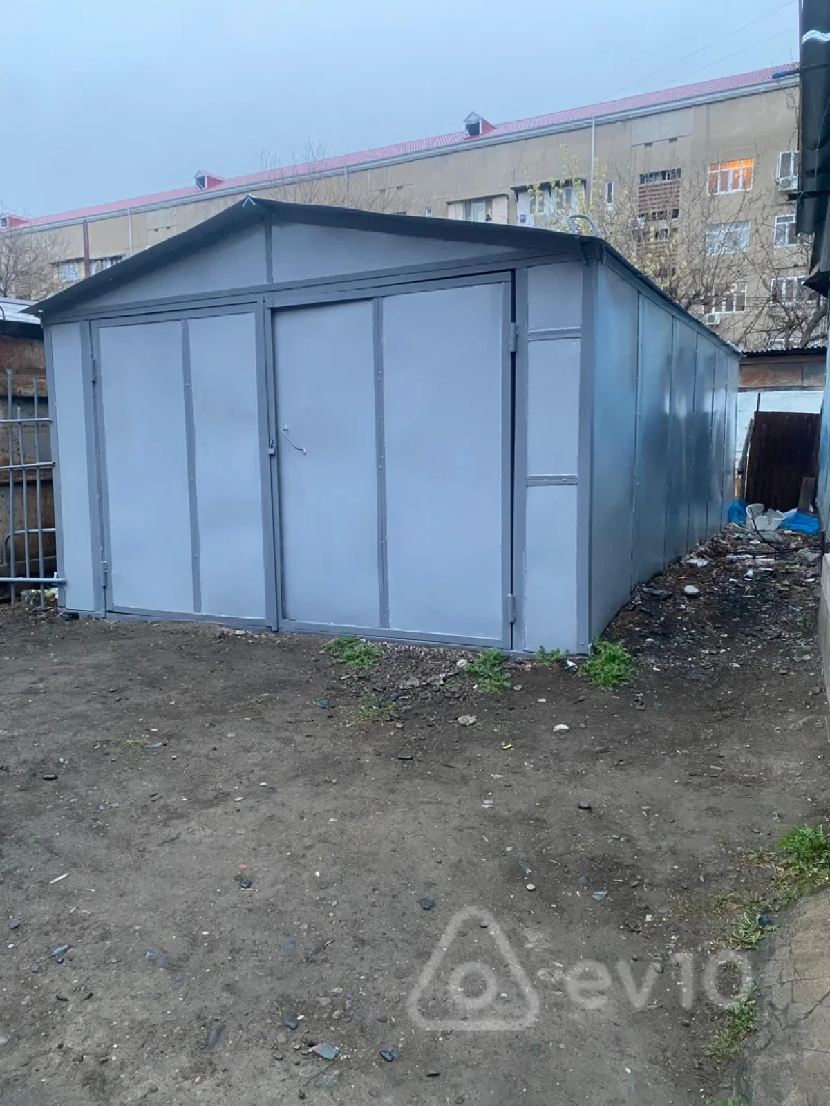 Satılır 3 otaqlı köhnə tikili 75 m²