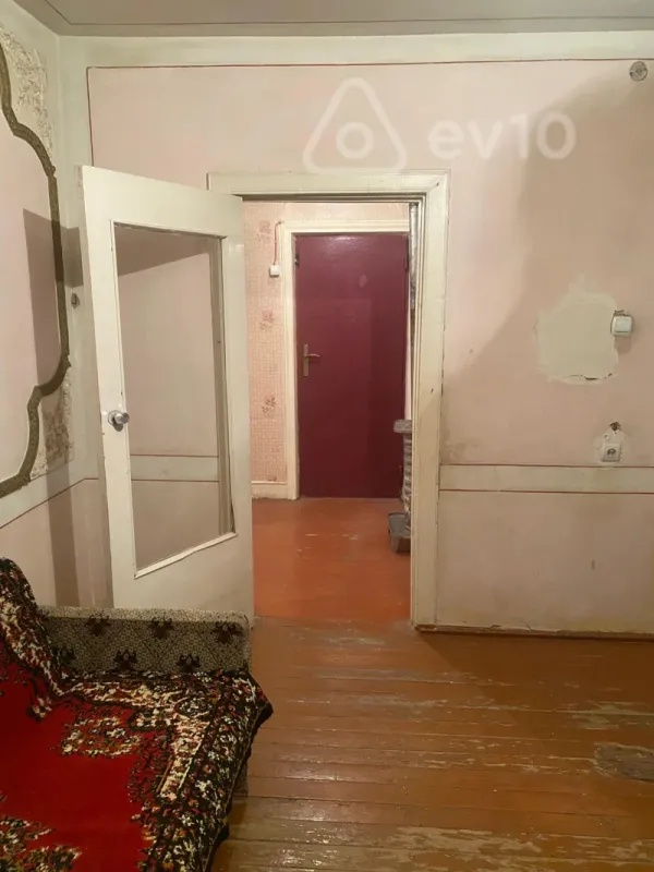 Satılır 3 otaqlı köhnə tikili 75 m²